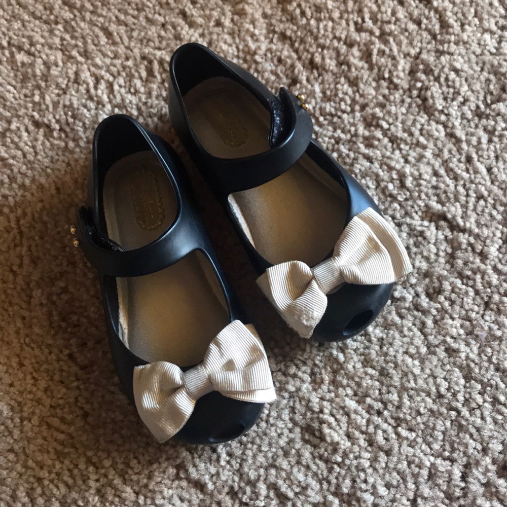 Super adorable baby sandals